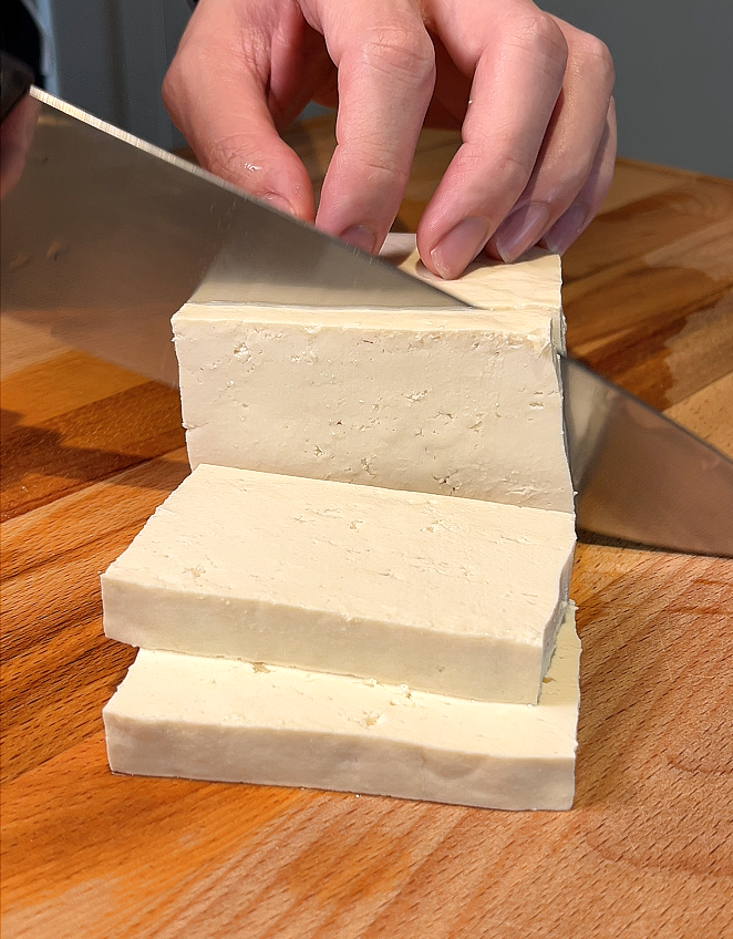 cutting firm tofu