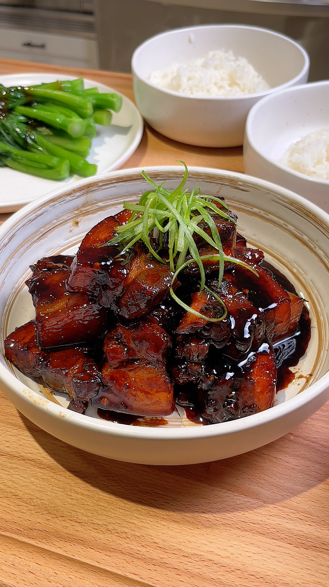 hong shao rou braised pork belly