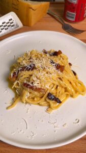 Spaghetti Carbonara Recipe (Foolproof, No Cream)